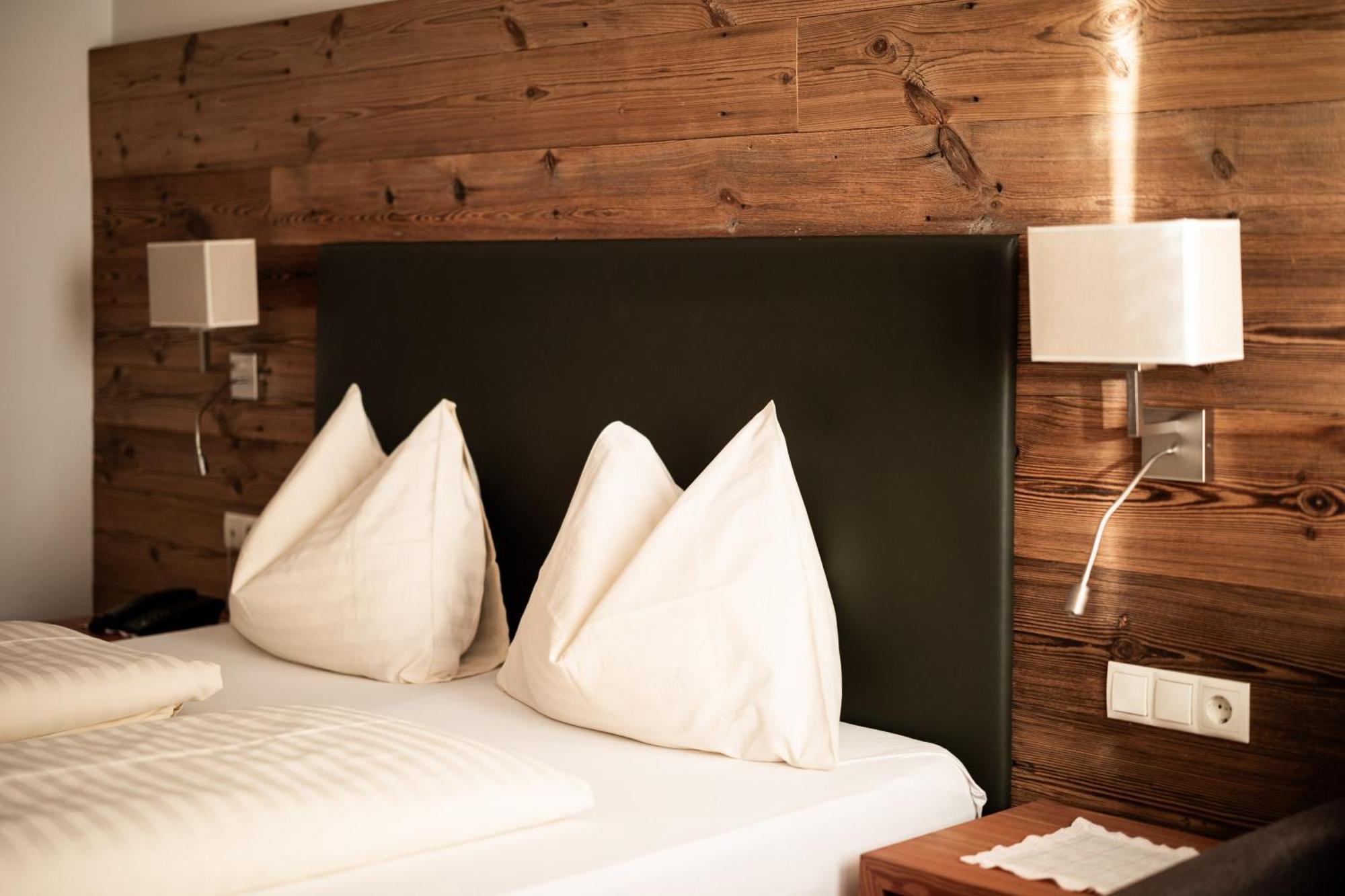 Bed and Breakfast Garni Jasmin Kastelruth Exterior foto