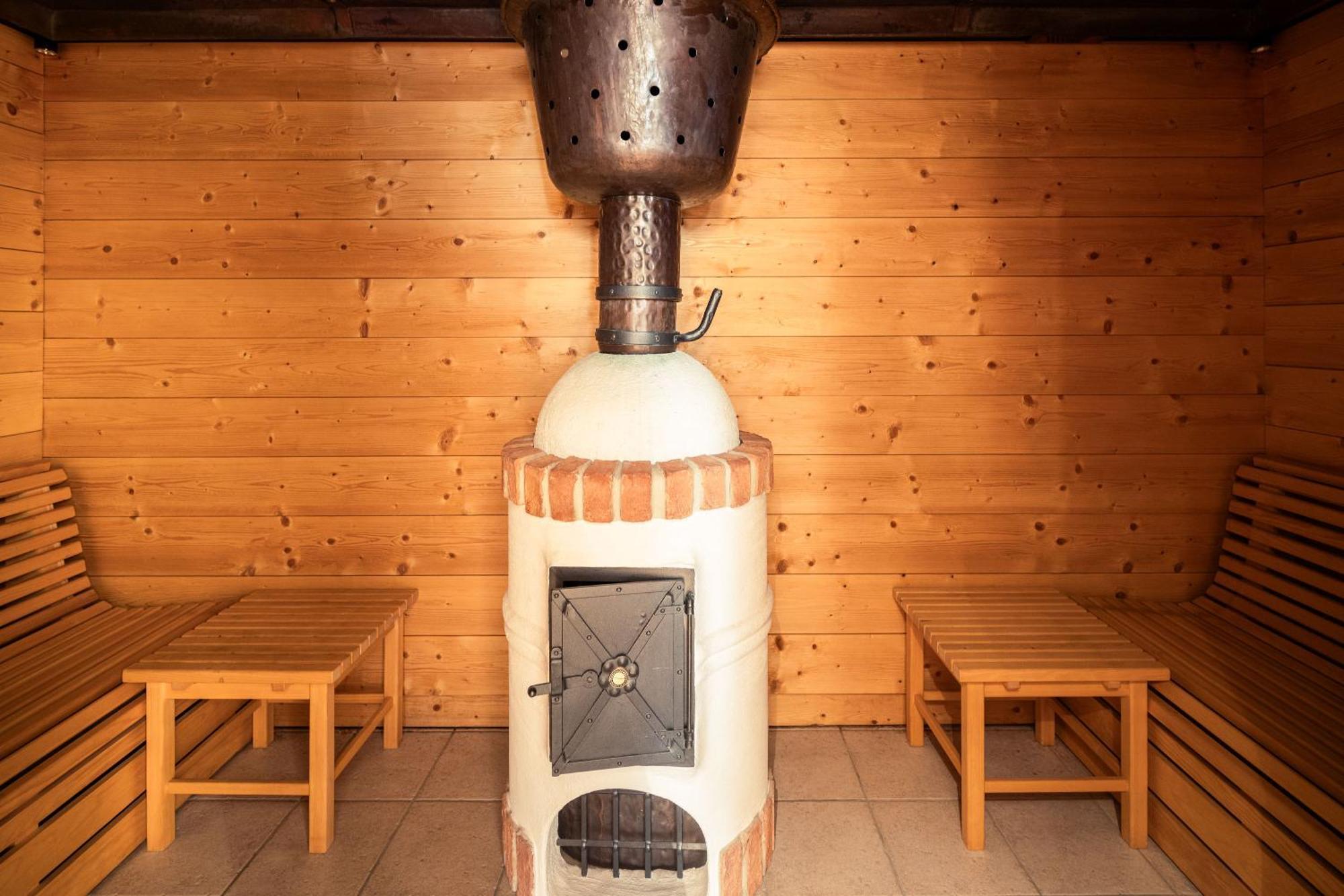 Bed and Breakfast Garni Jasmin Kastelruth Exterior foto