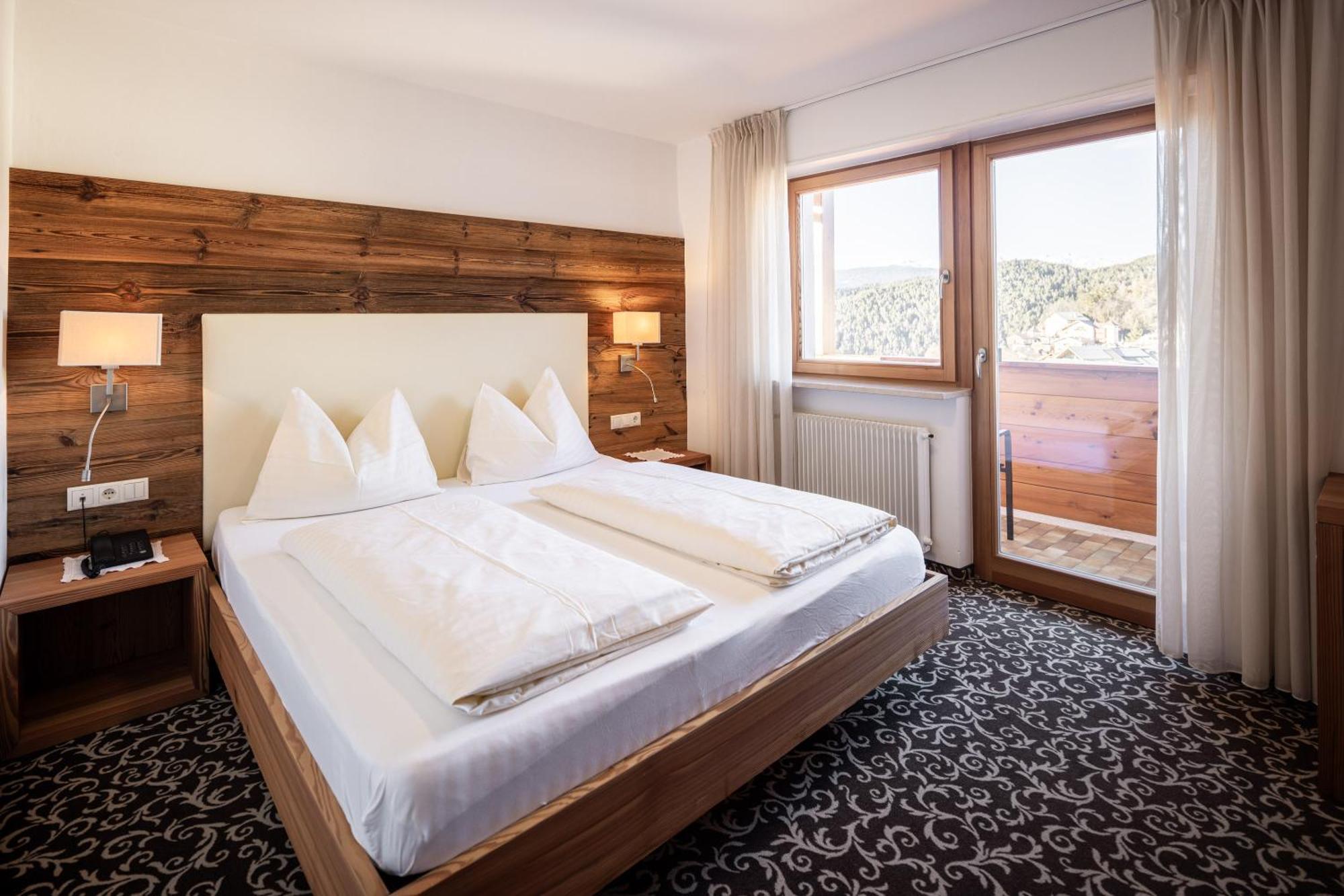 Bed and Breakfast Garni Jasmin Kastelruth Exterior foto