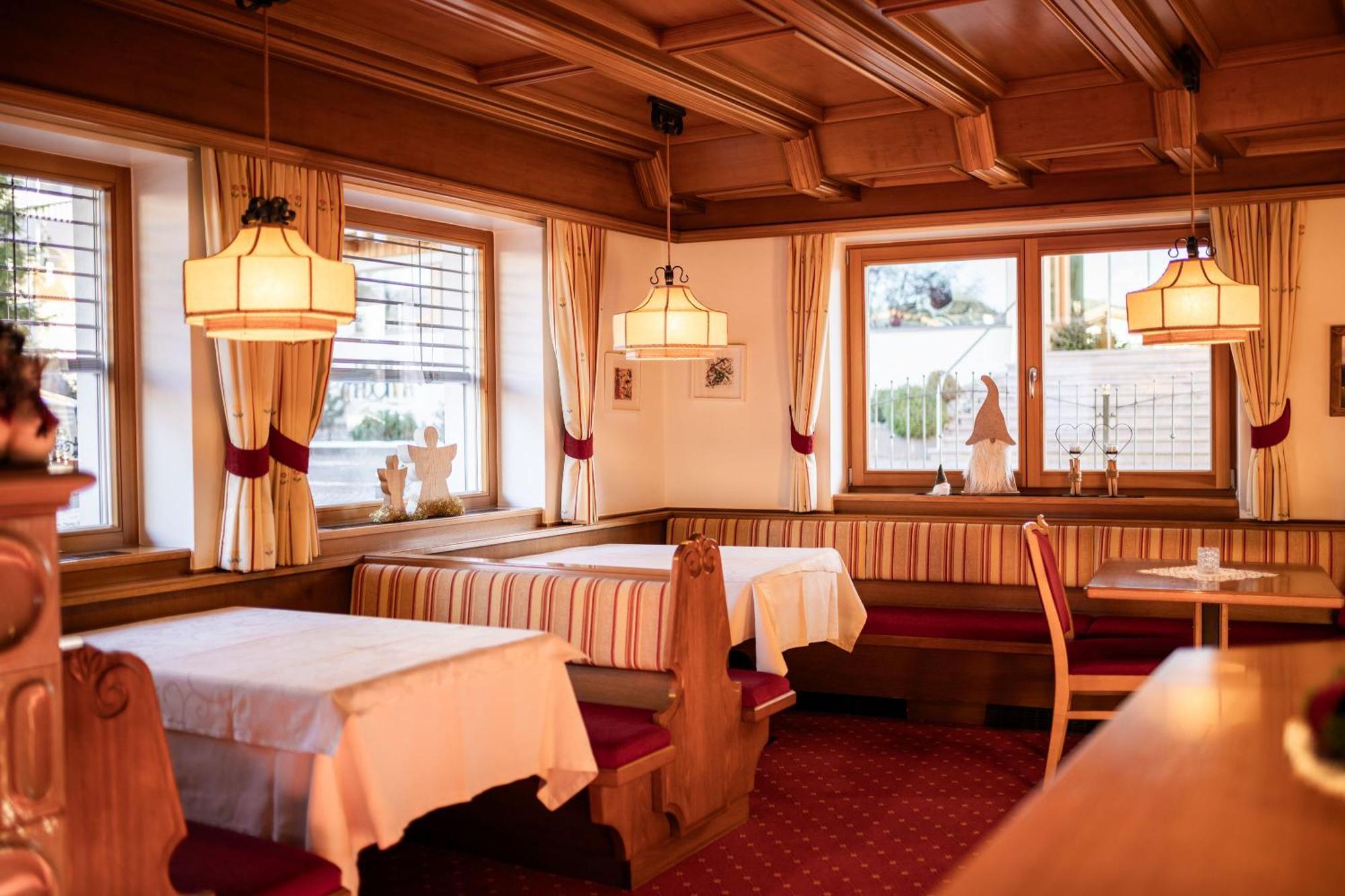 Bed and Breakfast Garni Jasmin Kastelruth Exterior foto