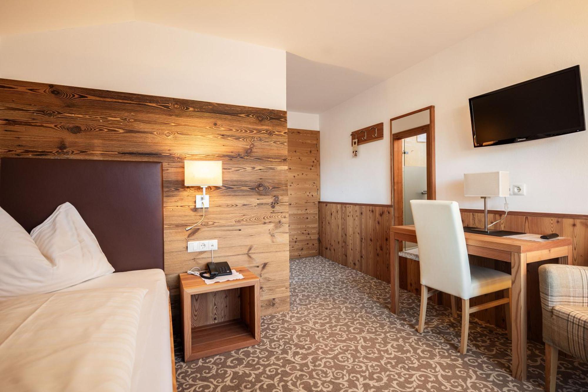 Bed and Breakfast Garni Jasmin Kastelruth Exterior foto